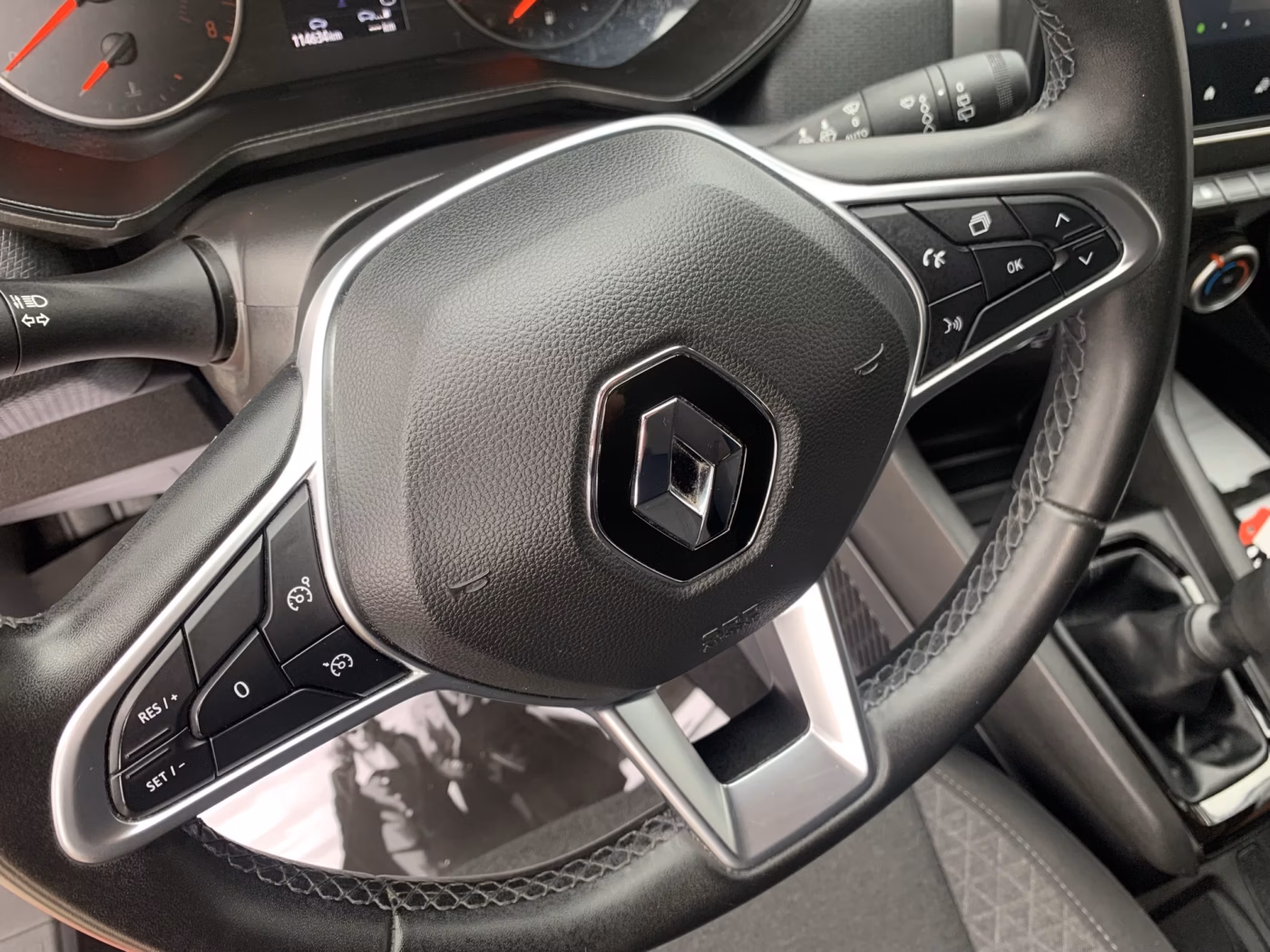 Renault Clio фото 10