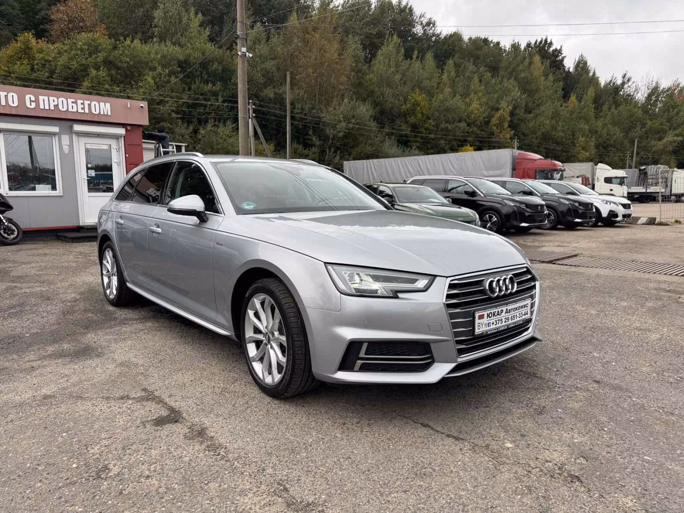 Audi A4 фото 4