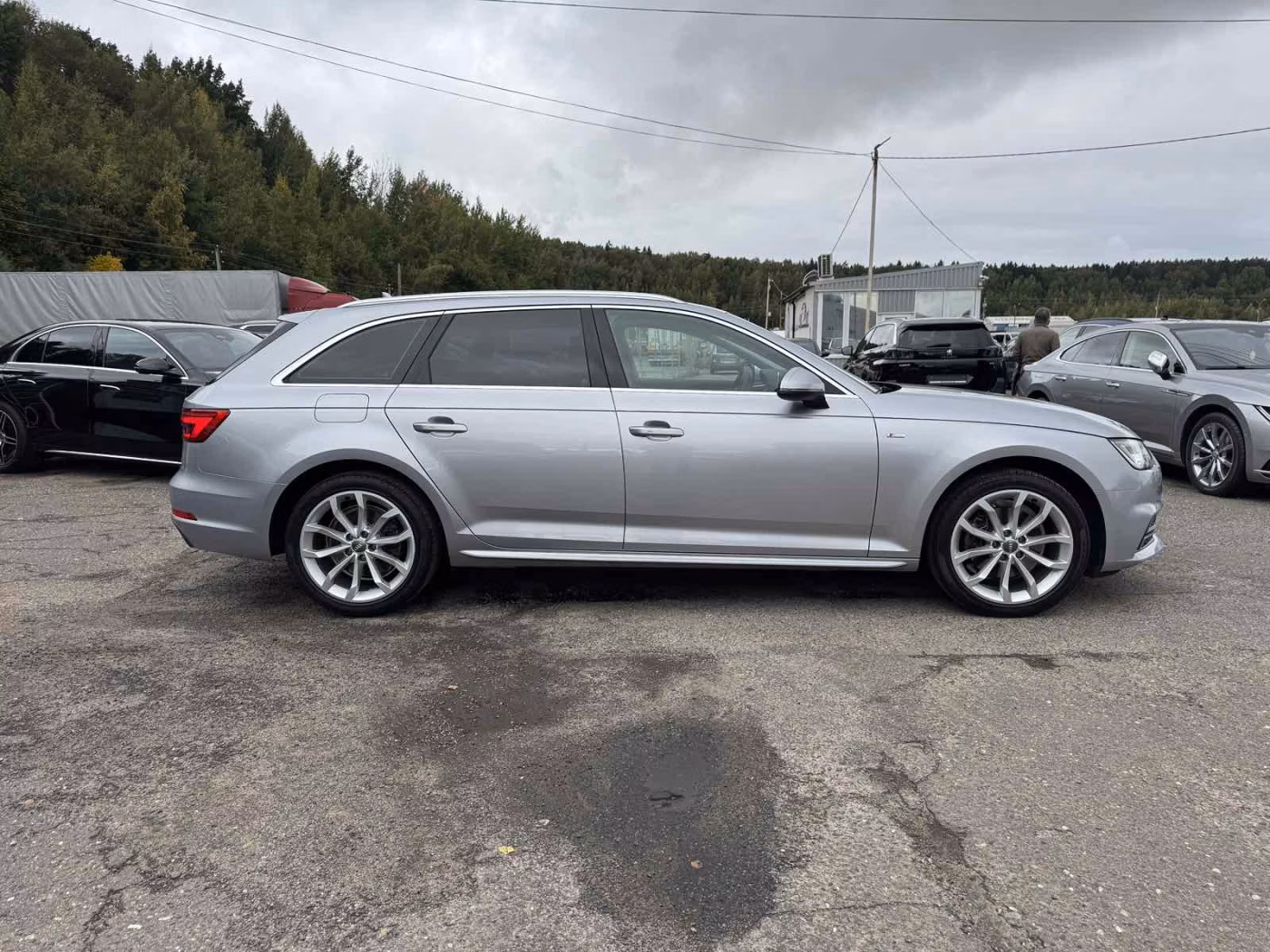 Audi A4 фото 5