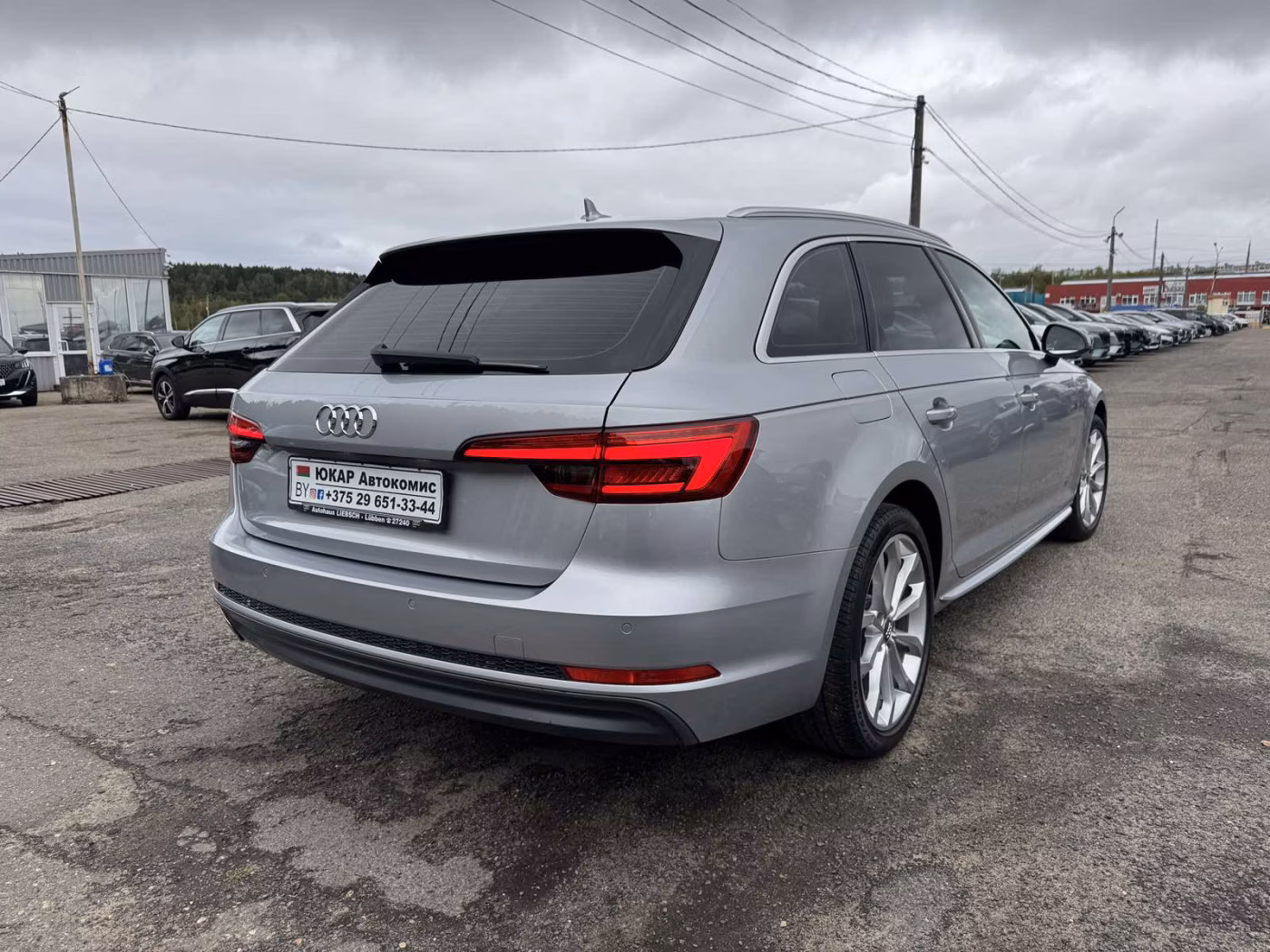 Audi A4 фото 6