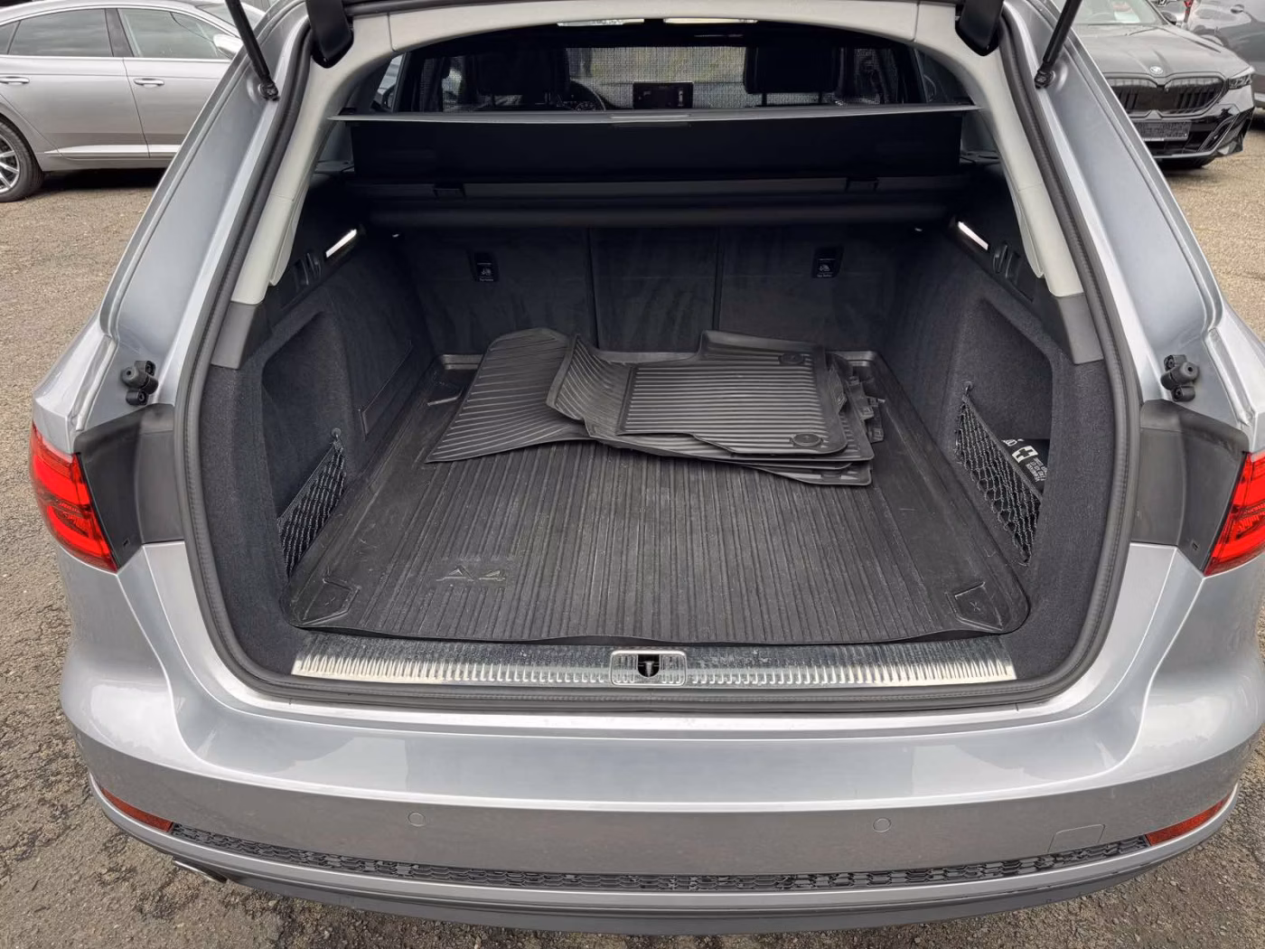 Audi A4 фото 12