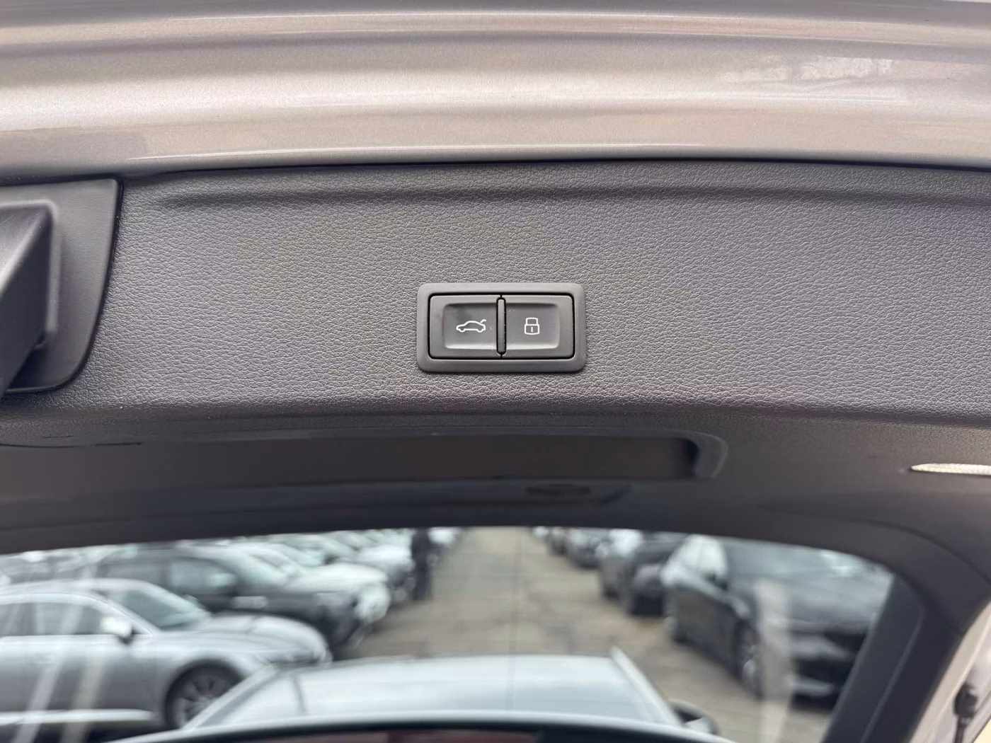 Audi A4 фото 13