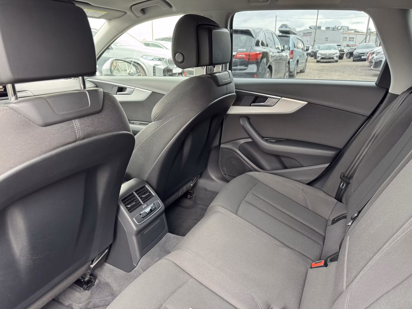 Audi A4 фото 15
