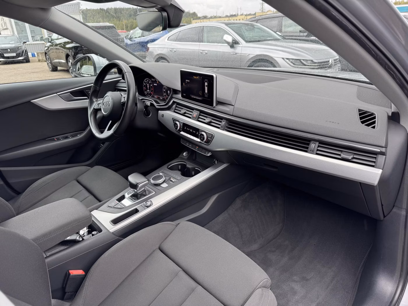 Audi A4 фото 20