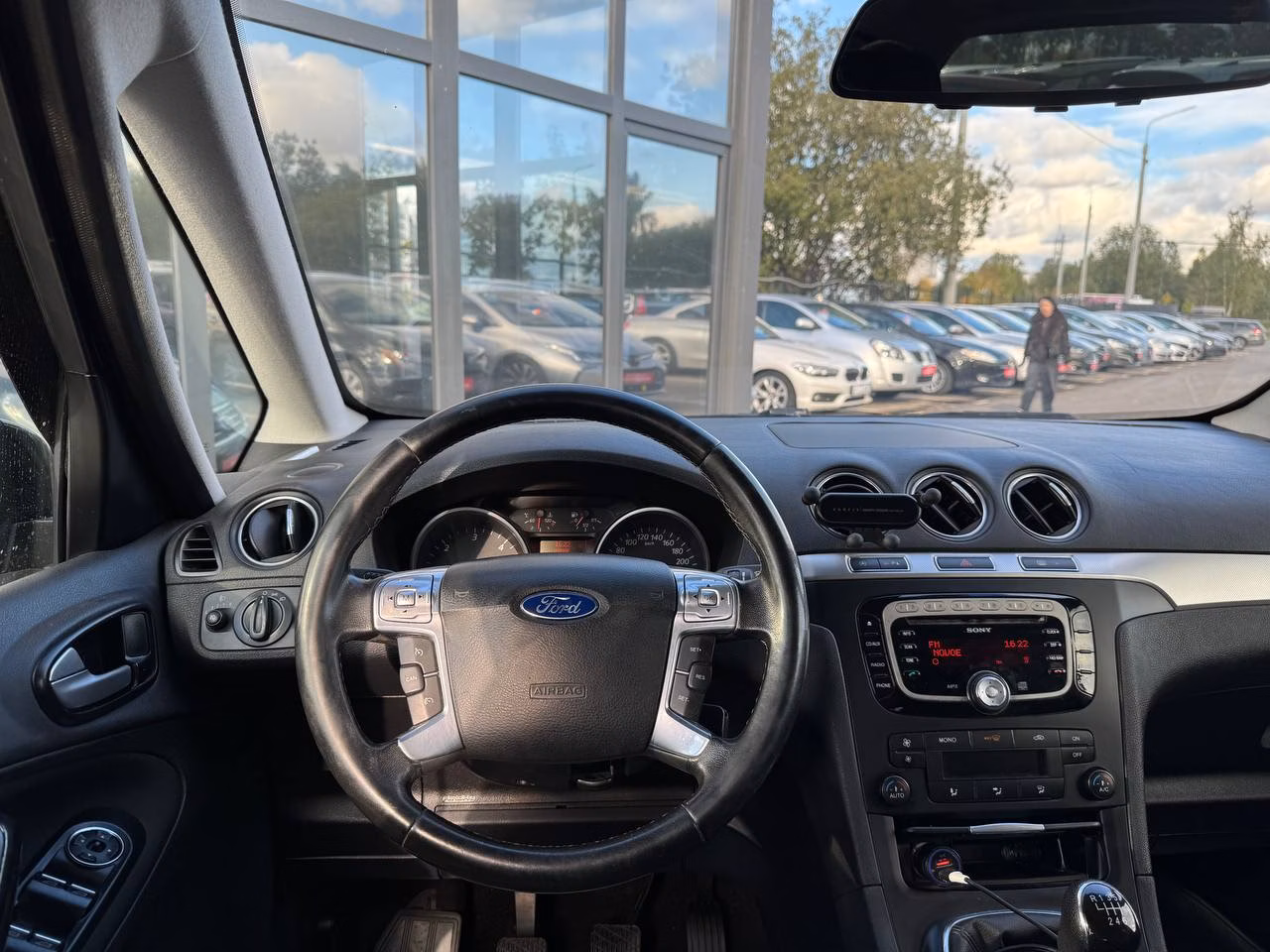 Ford Galaxy фото 10