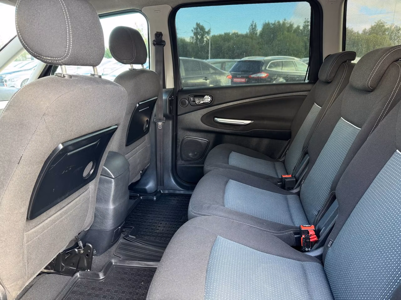 Ford Galaxy фото 17