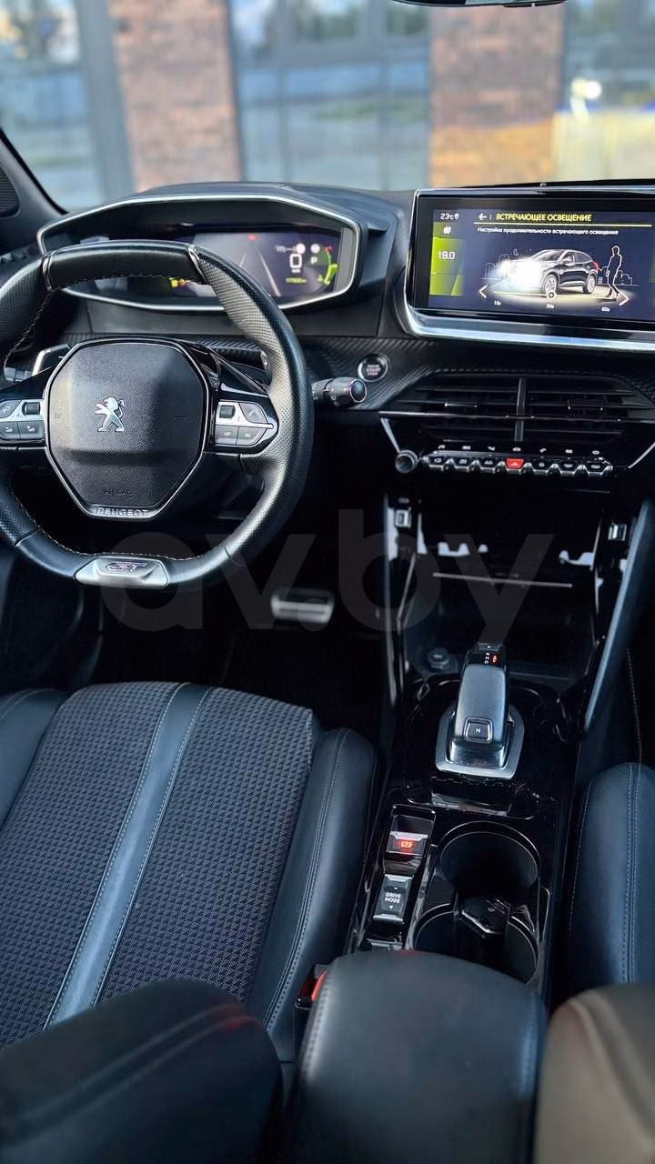 Peugeot 2008 фото 17