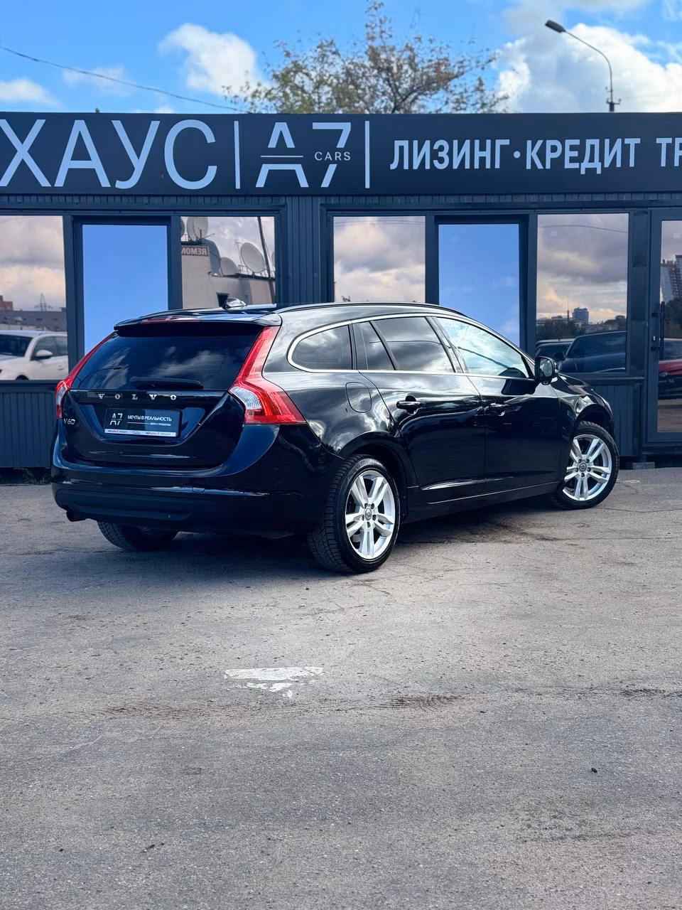 Volvo V60 фото 7