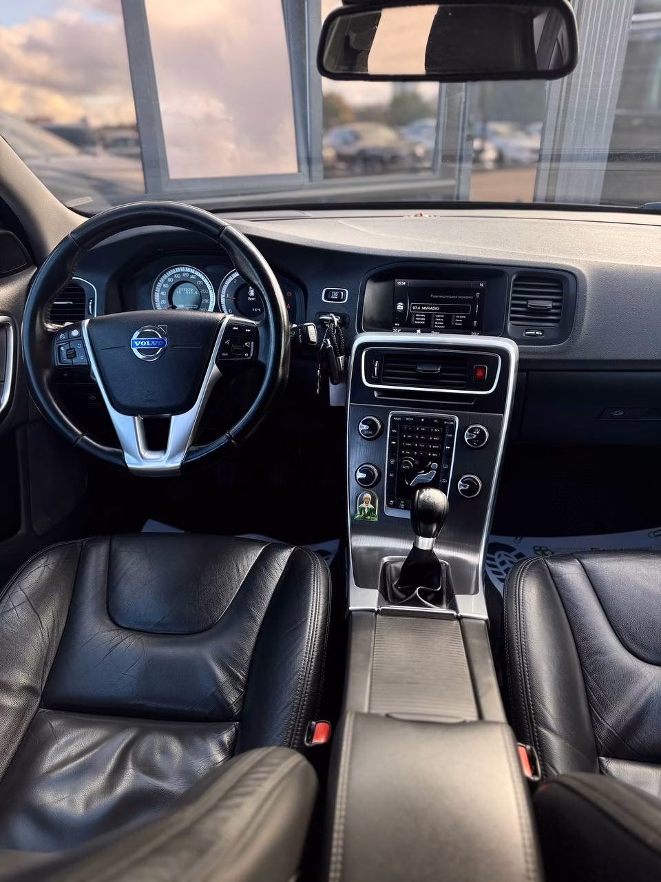 Volvo V60 фото 15