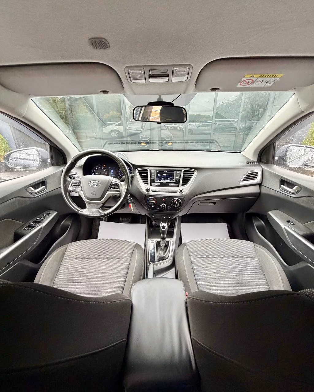 Hyundai Accent фото 9