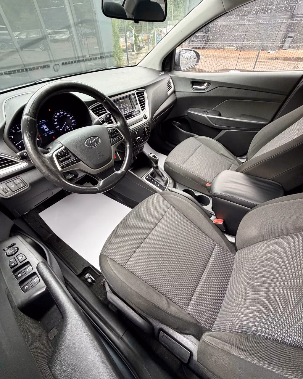 Hyundai Accent фото 10