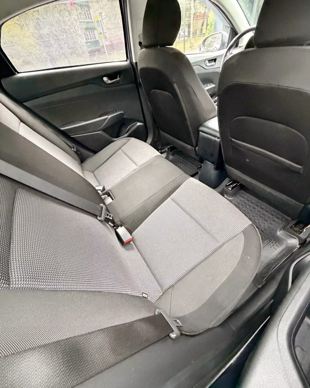 Hyundai Accent фото 13