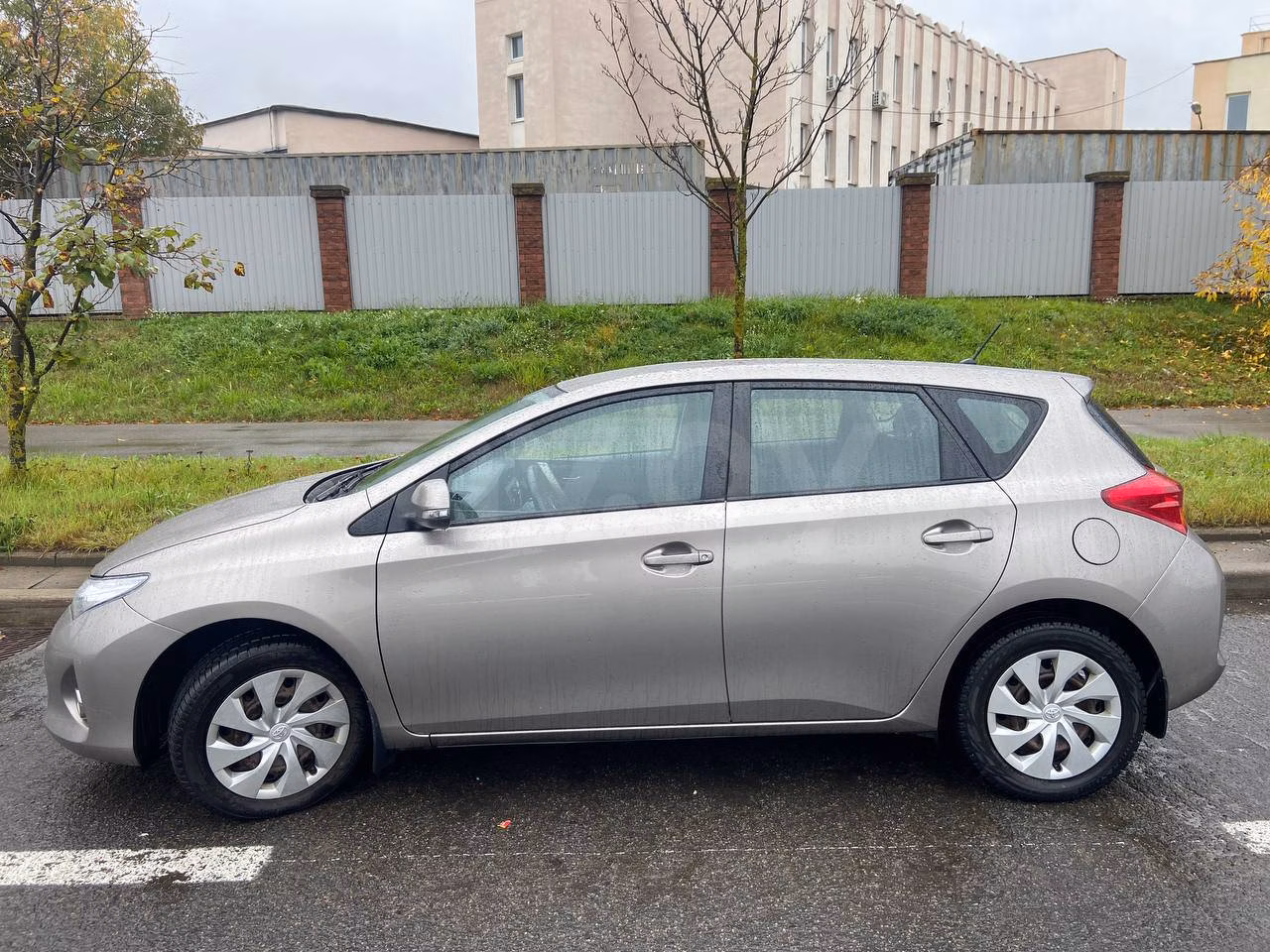 Toyota Auris фото 3