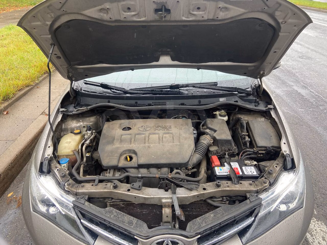 Toyota Auris фото 6
