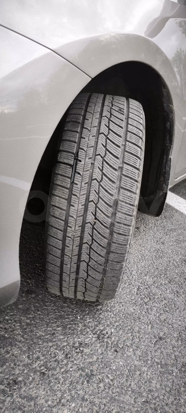 Toyota Auris фото 8