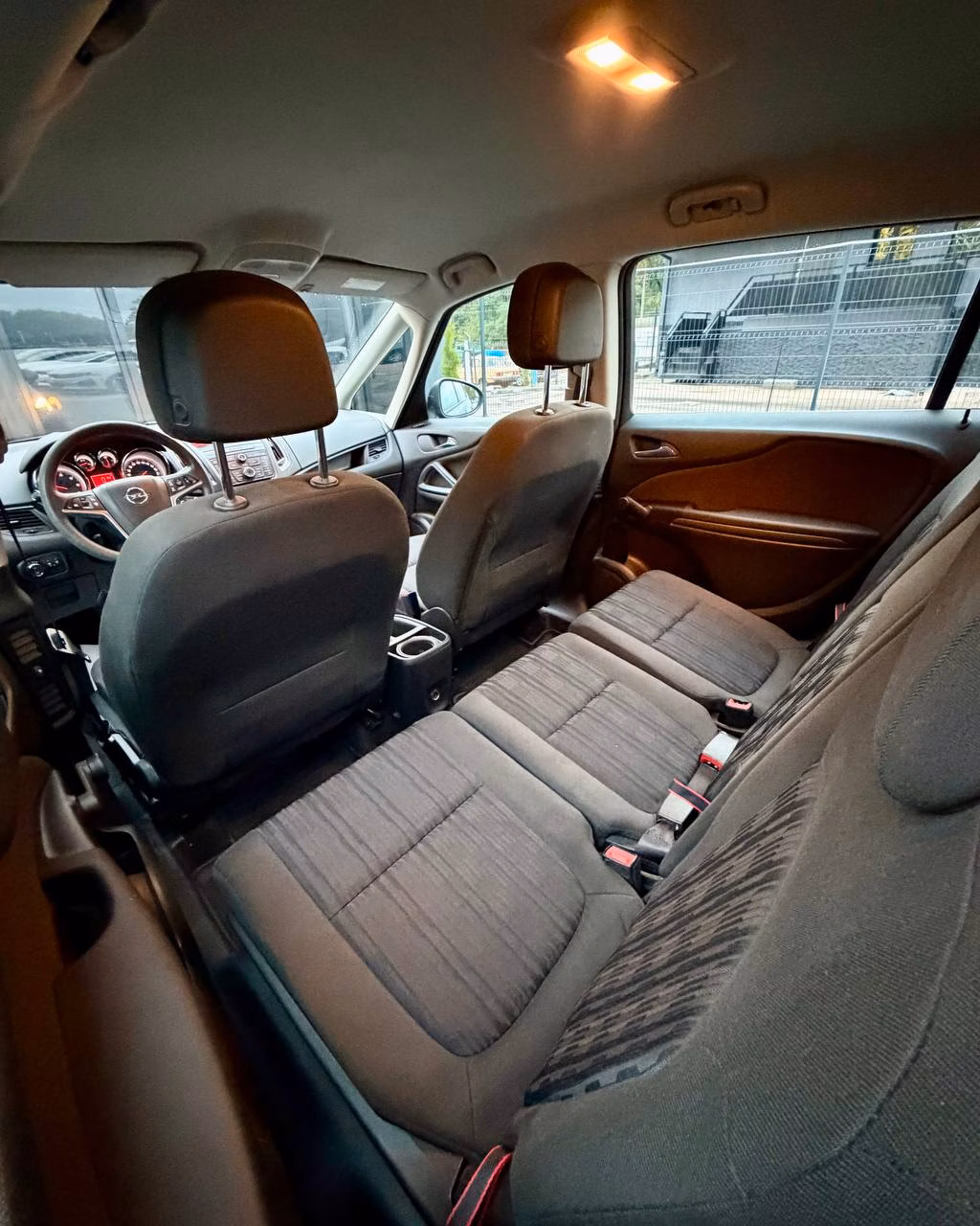 Opel Zafira фото 9