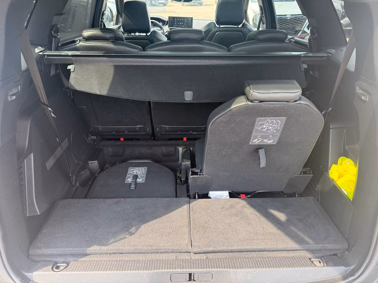 Peugeot 5008 фото 12