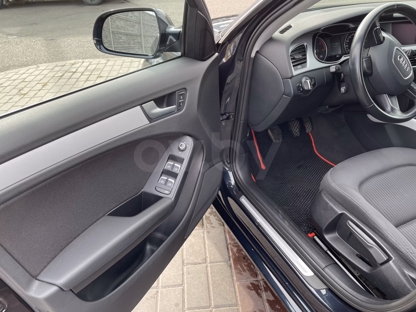 Audi A4 фото 5