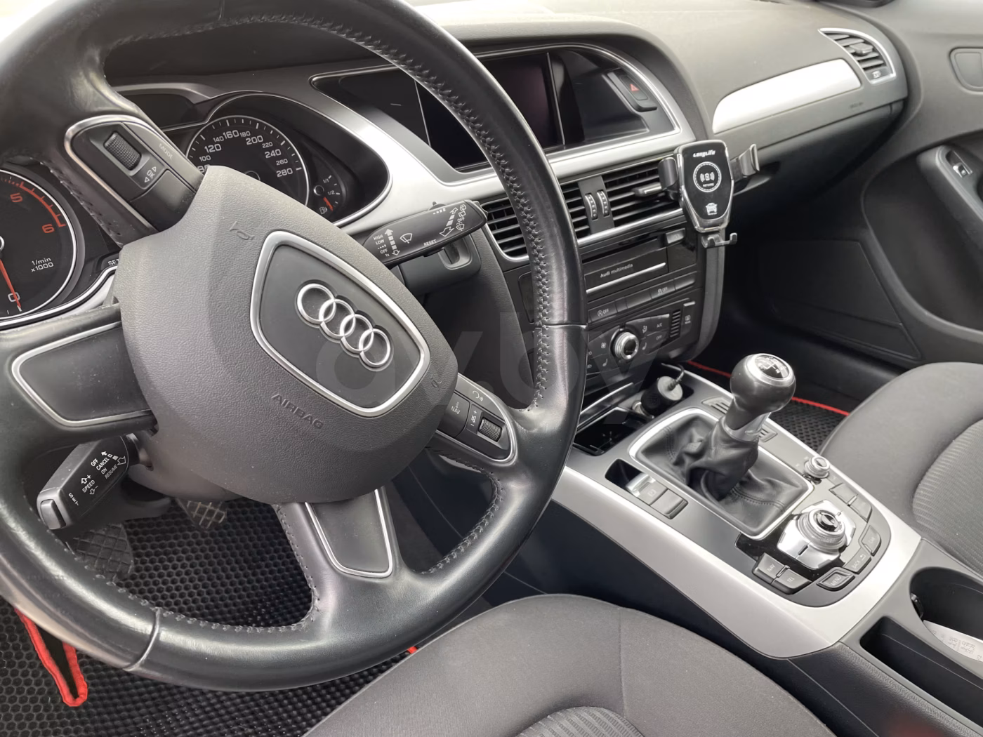 Audi A4 фото 6