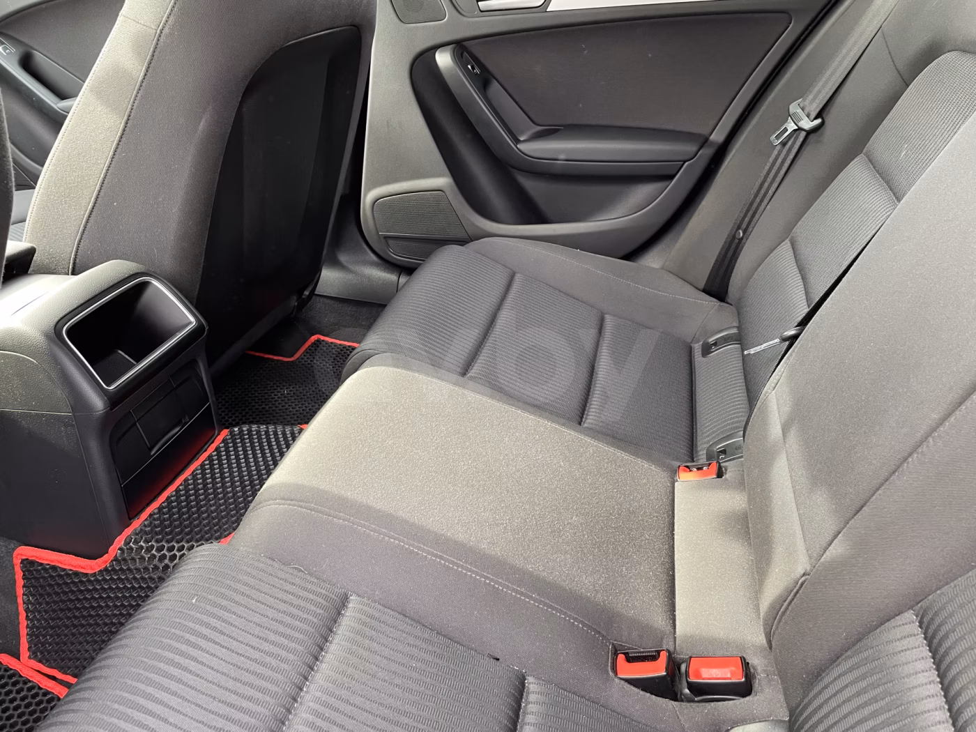 Audi A4 фото 9