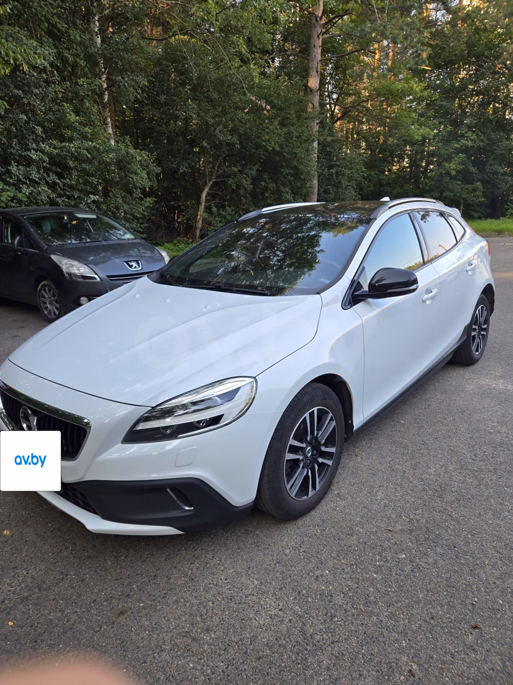 Volvo V40 Cross Country фото 3