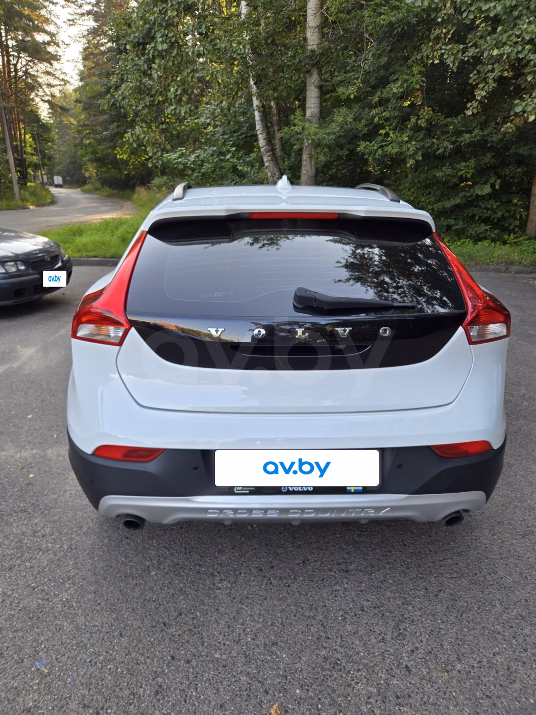 Volvo V40 Cross Country фото 4
