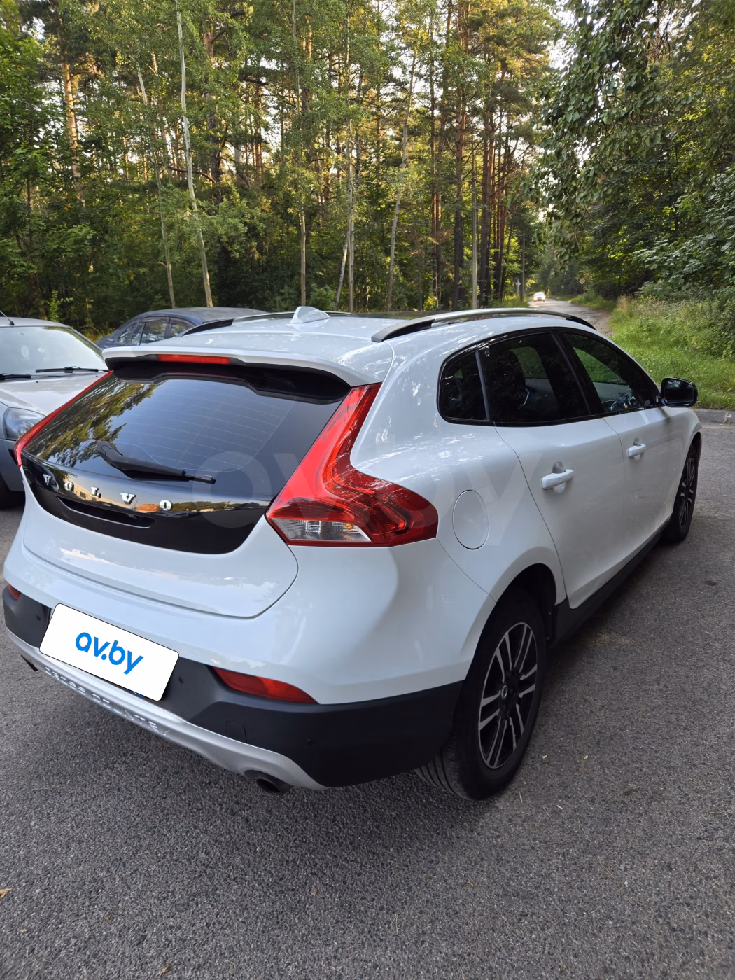 Volvo V40 Cross Country фото 5