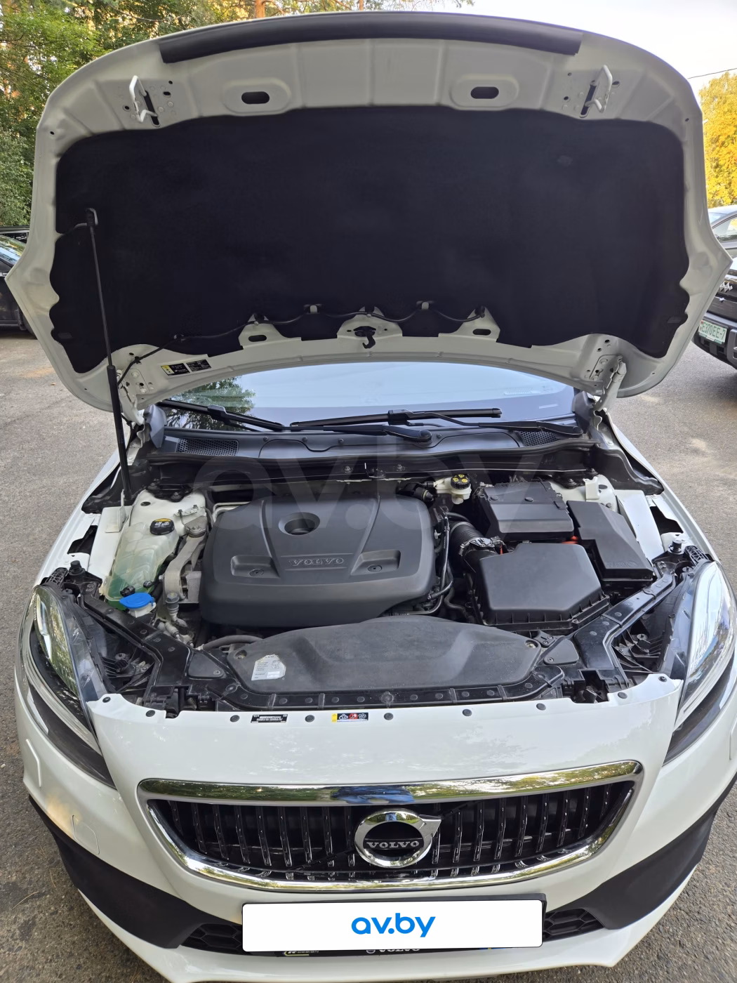 Volvo V40 Cross Country фото 6