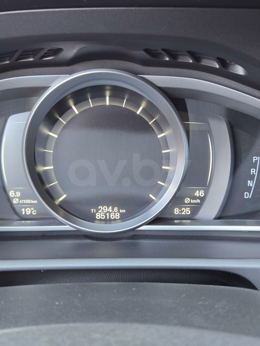 Volvo V40 Cross Country фото 12