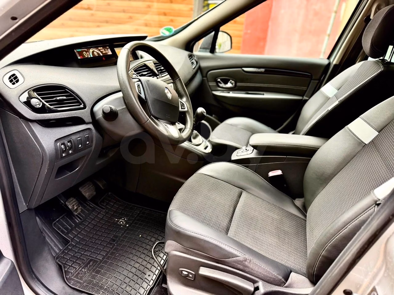 Renault Scenic фото 11