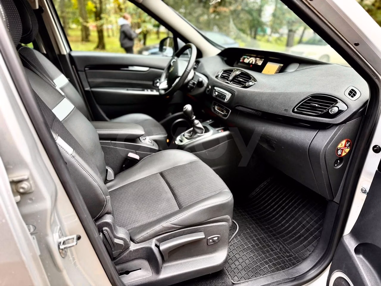 Renault Scenic фото 12