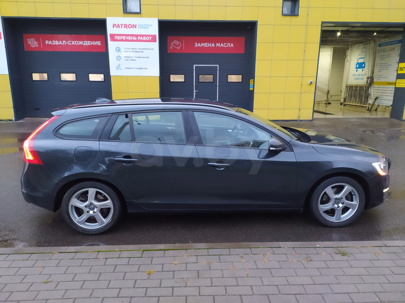 Volvo V60 фото 7