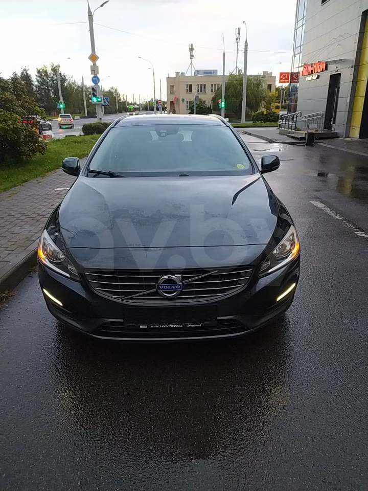 Volvo V60 фото 10