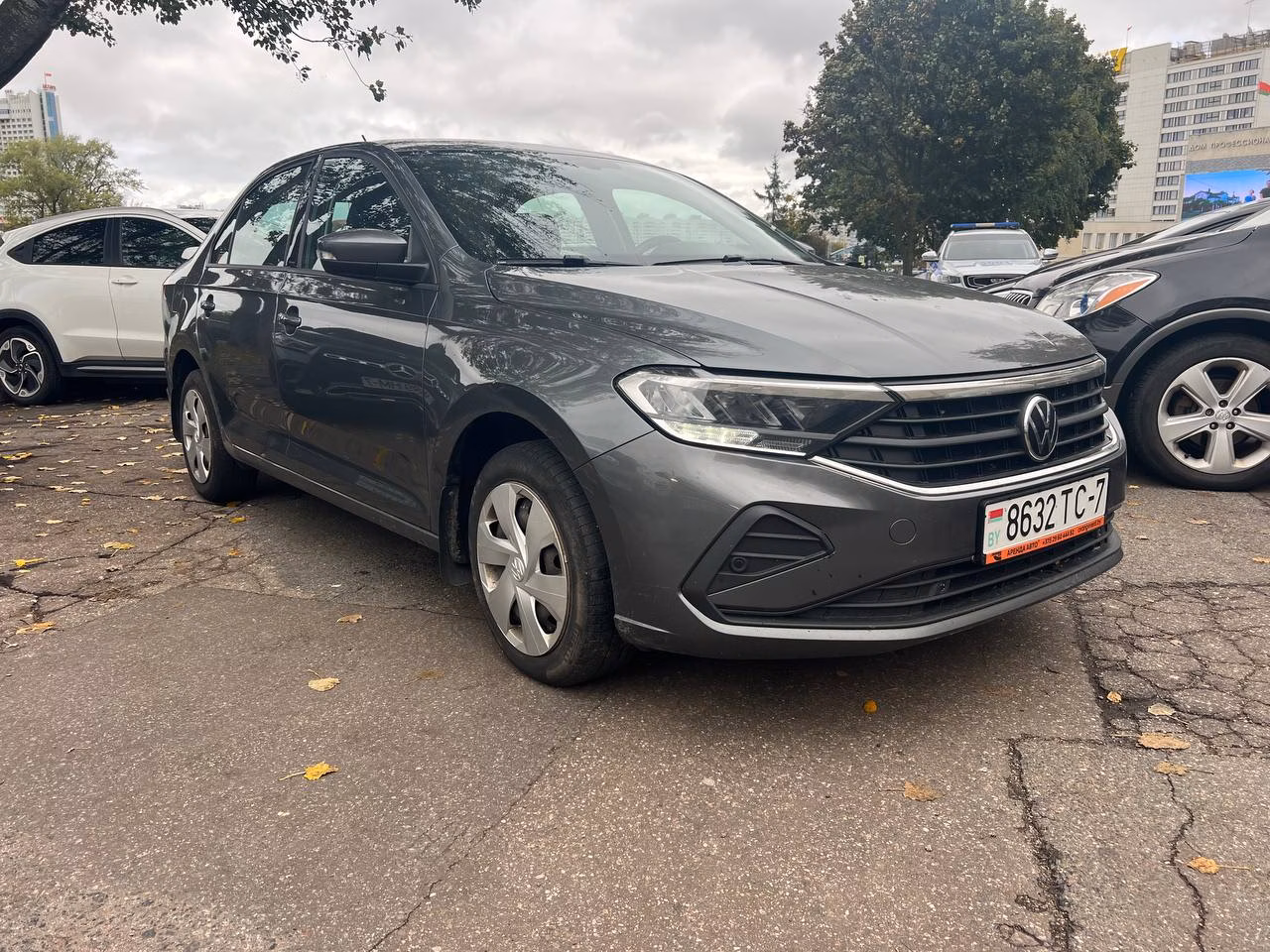 Volkswagen Polo Sedan фото 2
