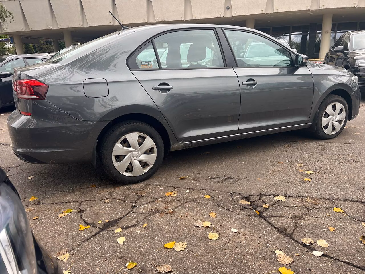 Volkswagen Polo Sedan фото 6