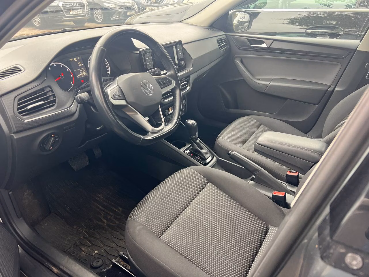 Volkswagen Polo Sedan фото 10
