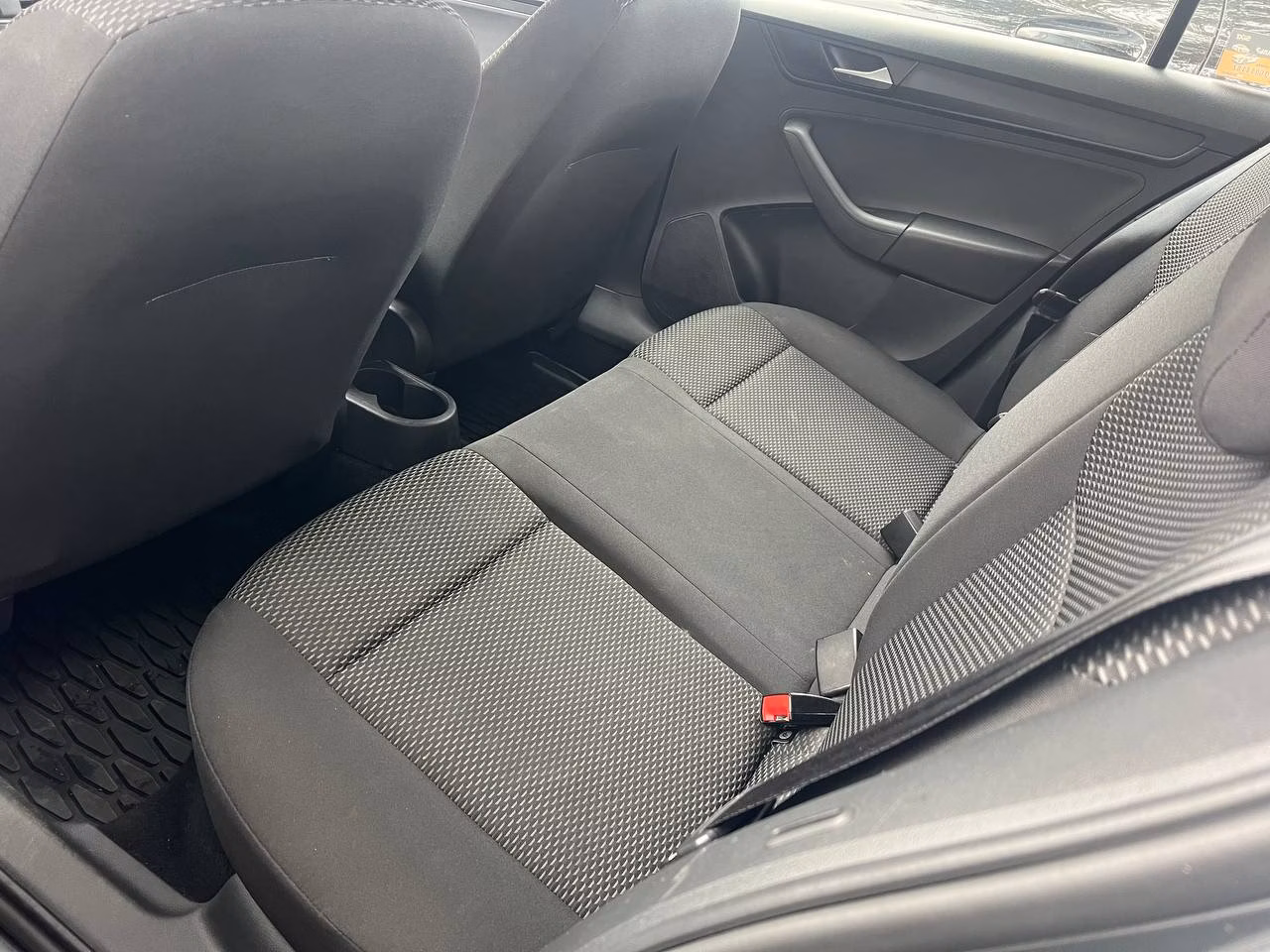 Volkswagen Polo Sedan фото 11