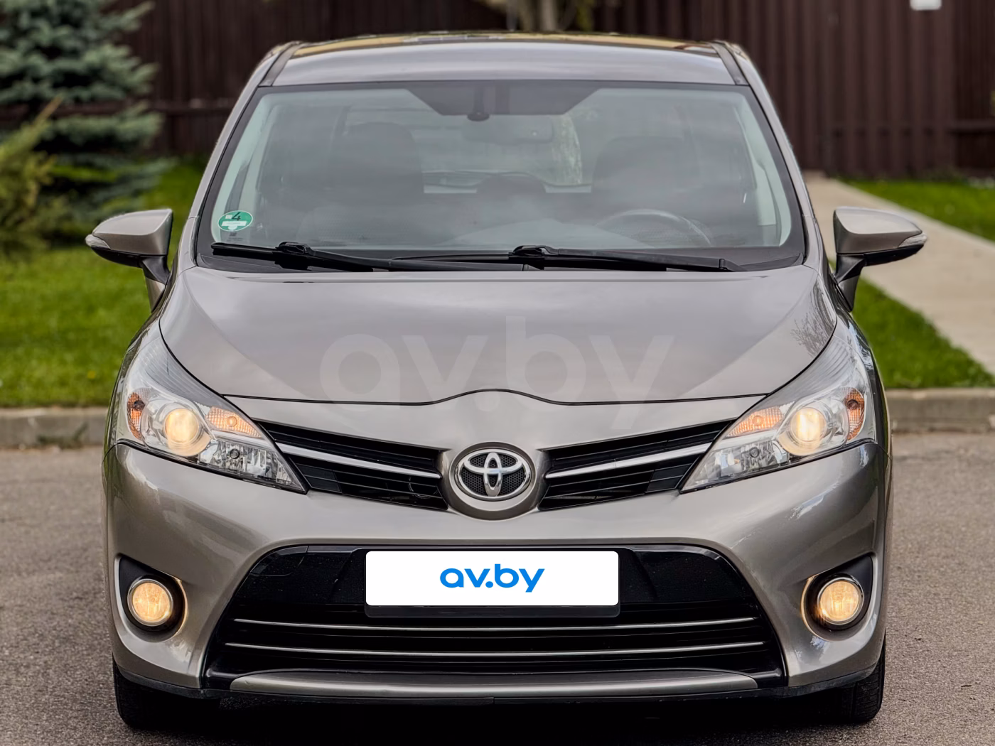 Toyota Verso фото 2