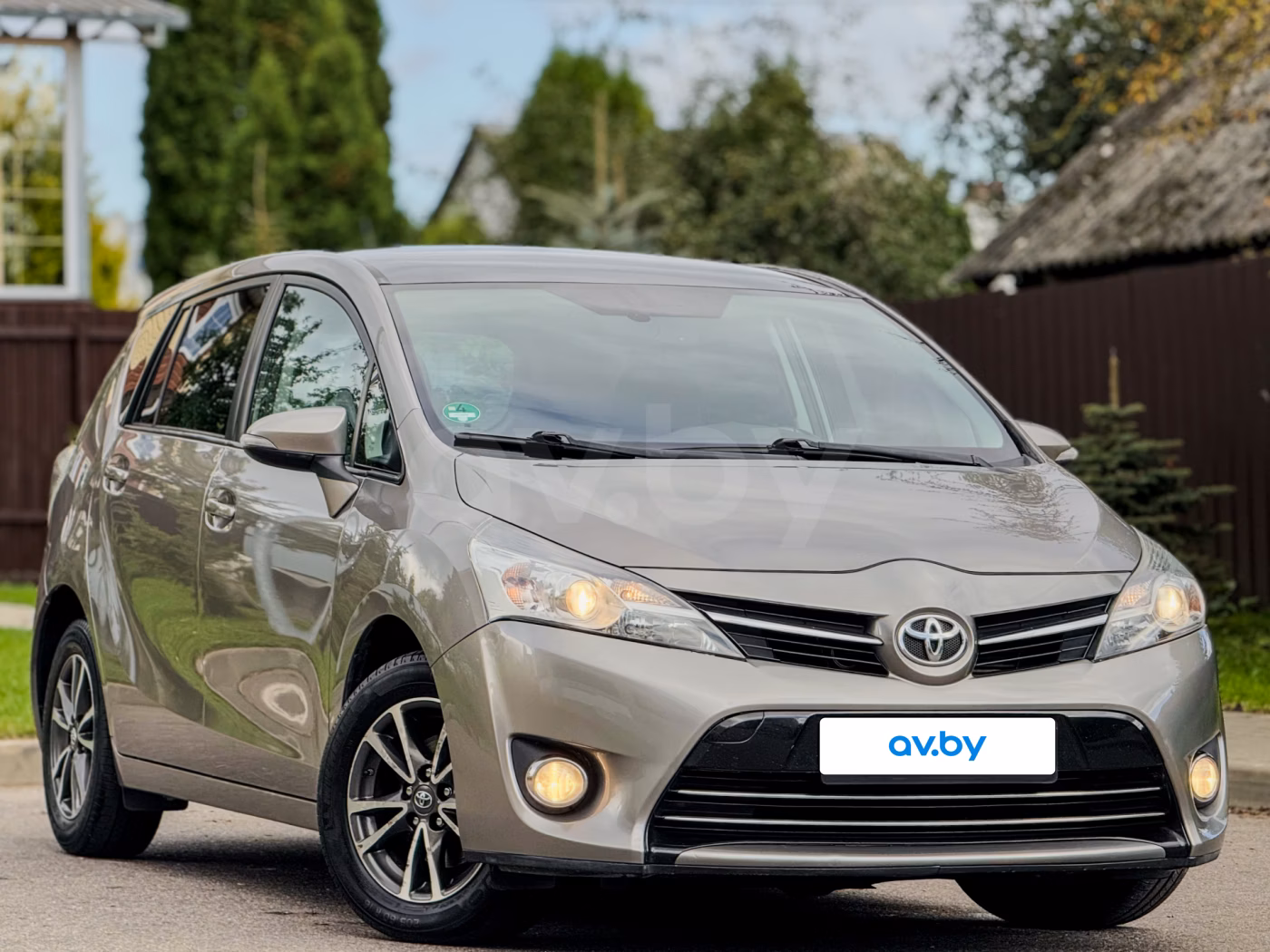 Toyota Verso фото 3