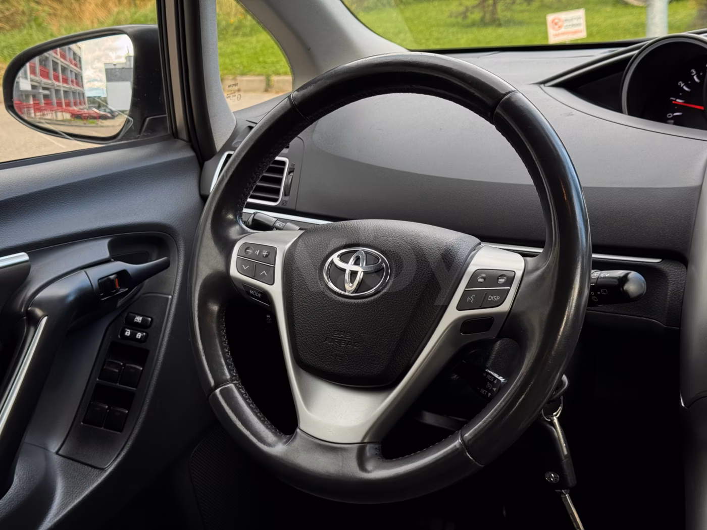 Toyota Verso фото 9