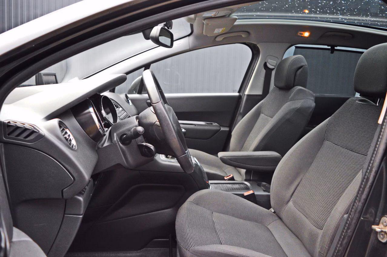 Peugeot 5008 фото 9