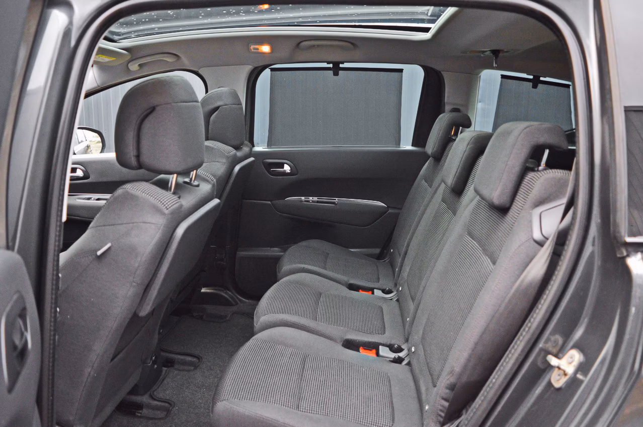 Peugeot 5008 фото 10