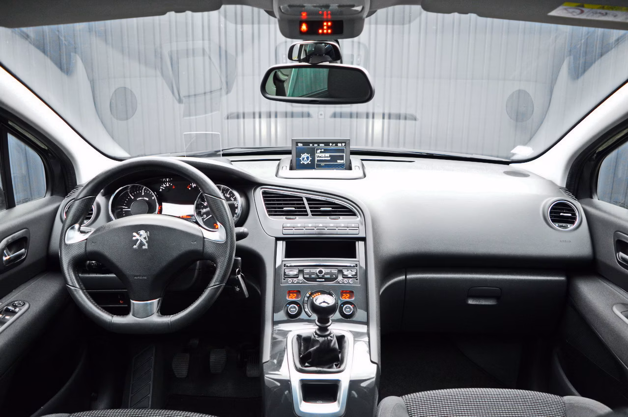 Peugeot 5008 фото 13
