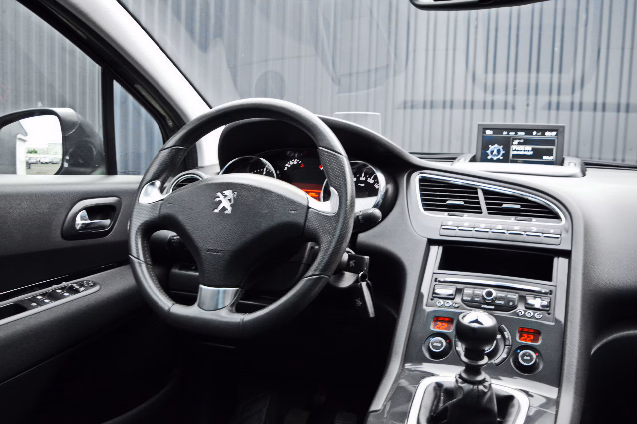 Peugeot 5008 фото 14