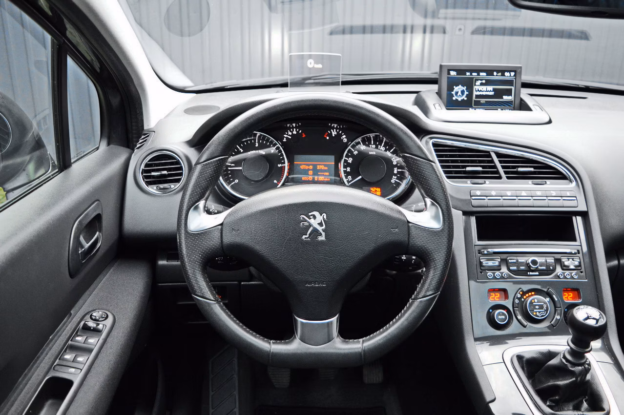 Peugeot 5008 фото 15