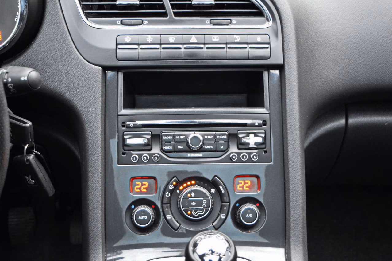 Peugeot 5008 фото 16