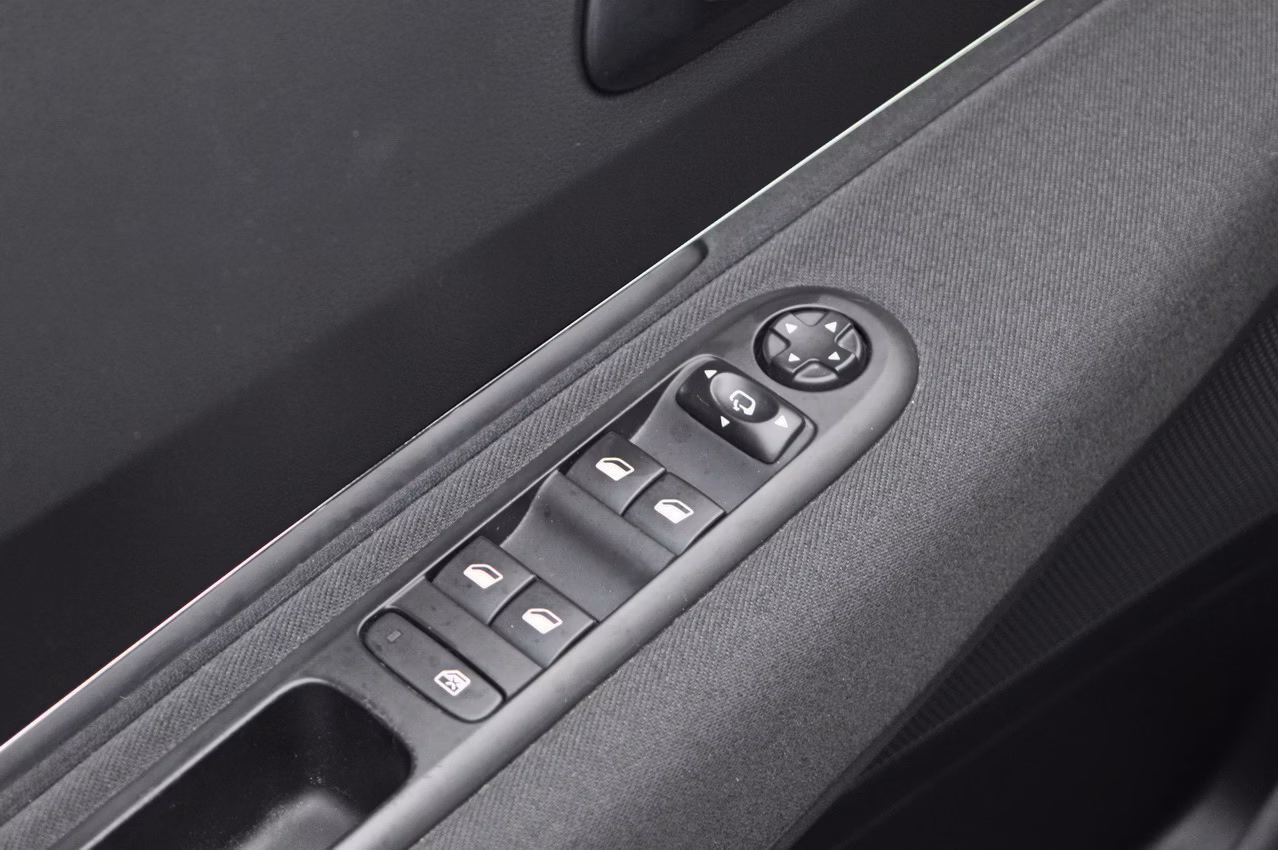 Peugeot 5008 фото 17