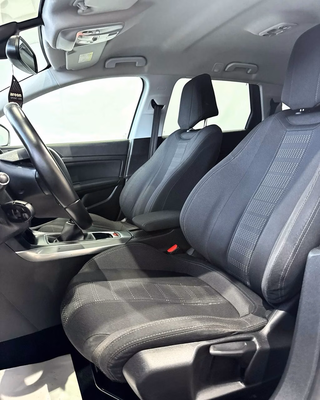 Peugeot 308 фото 9