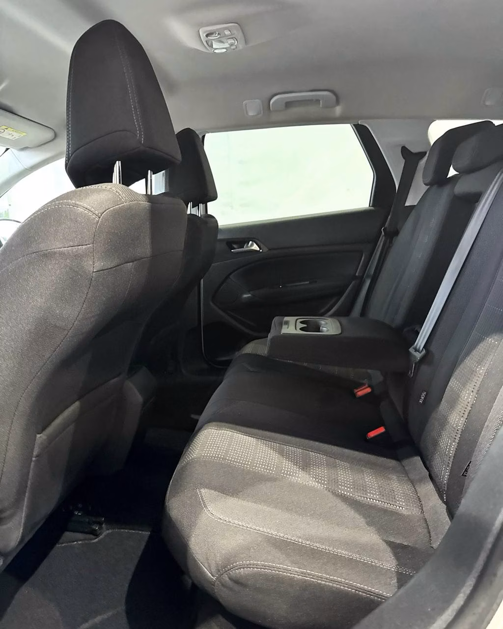 Peugeot 308 фото 11