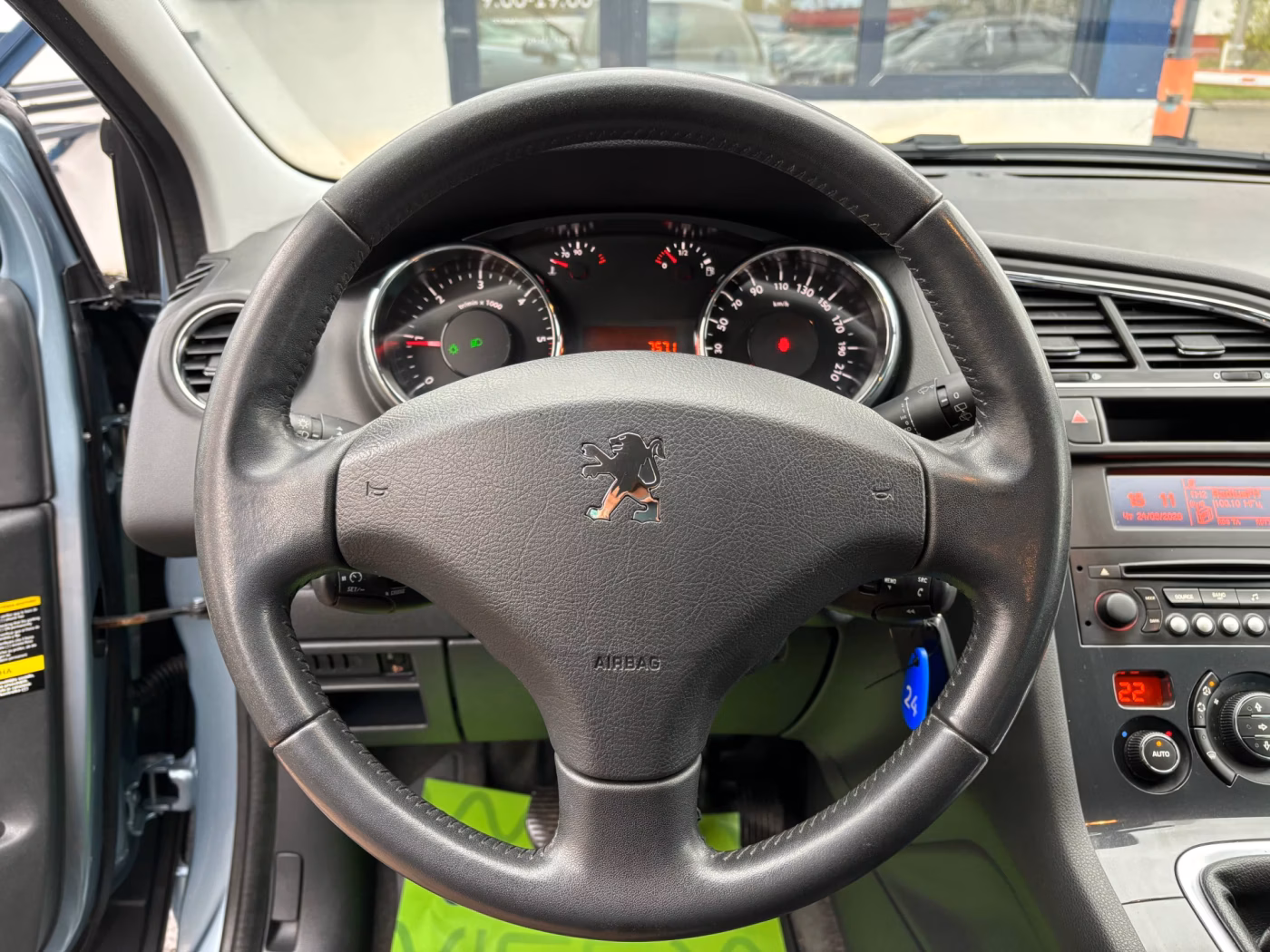 Peugeot 5008 фото 10